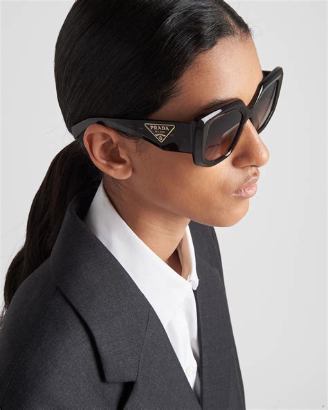 prada gradient geometric sunglasses|Gradient Grafite Lenses Sunglasses With Triangle Logo .